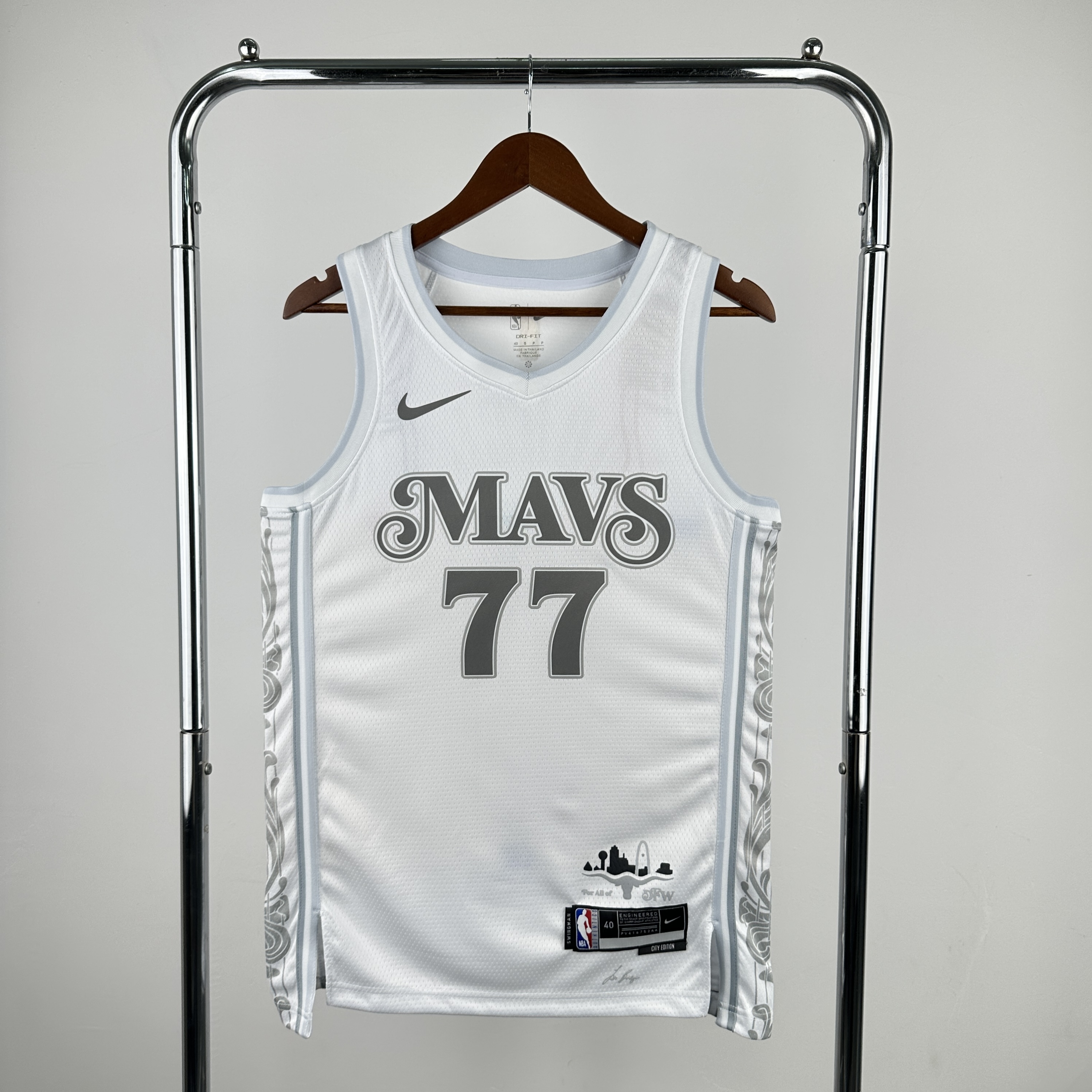 Men Dallas Mavericks #77 Luka Doncic White City Edition Season Nike 2025 NBA Jersey->dallas mavericks->NBA Jersey